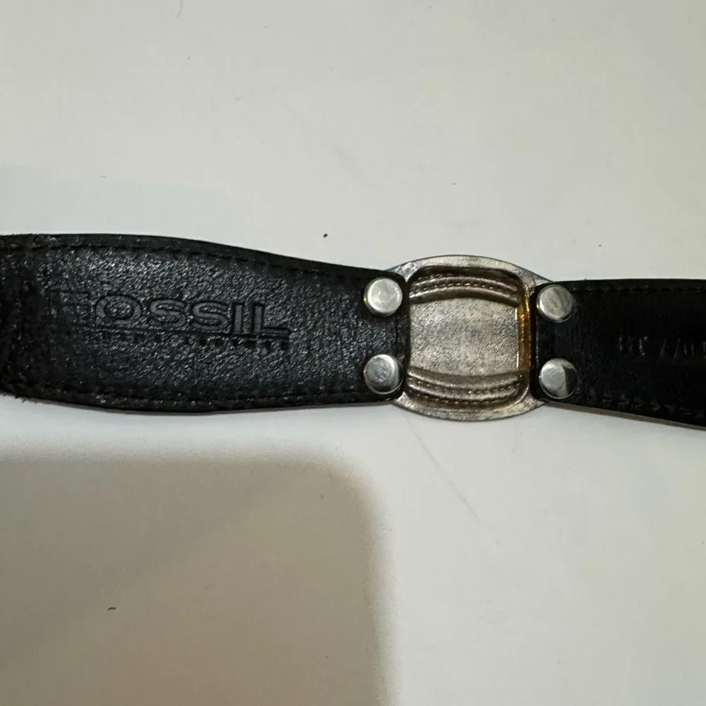 Fossil silver toned metal links leather  women's belt 34” Black Leather Size S